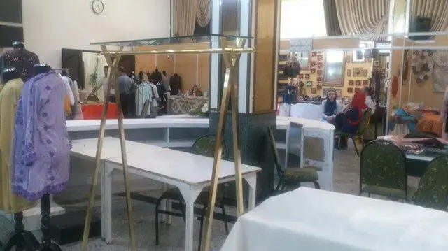 گله هنرمندان حاضر در نمایشگاه مُد