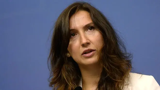استعفای خانم وزیر به دلیل رانندگی پس از مصرف الکل