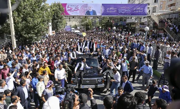 (تصاویر) استقبال از روحانی در یاسوج