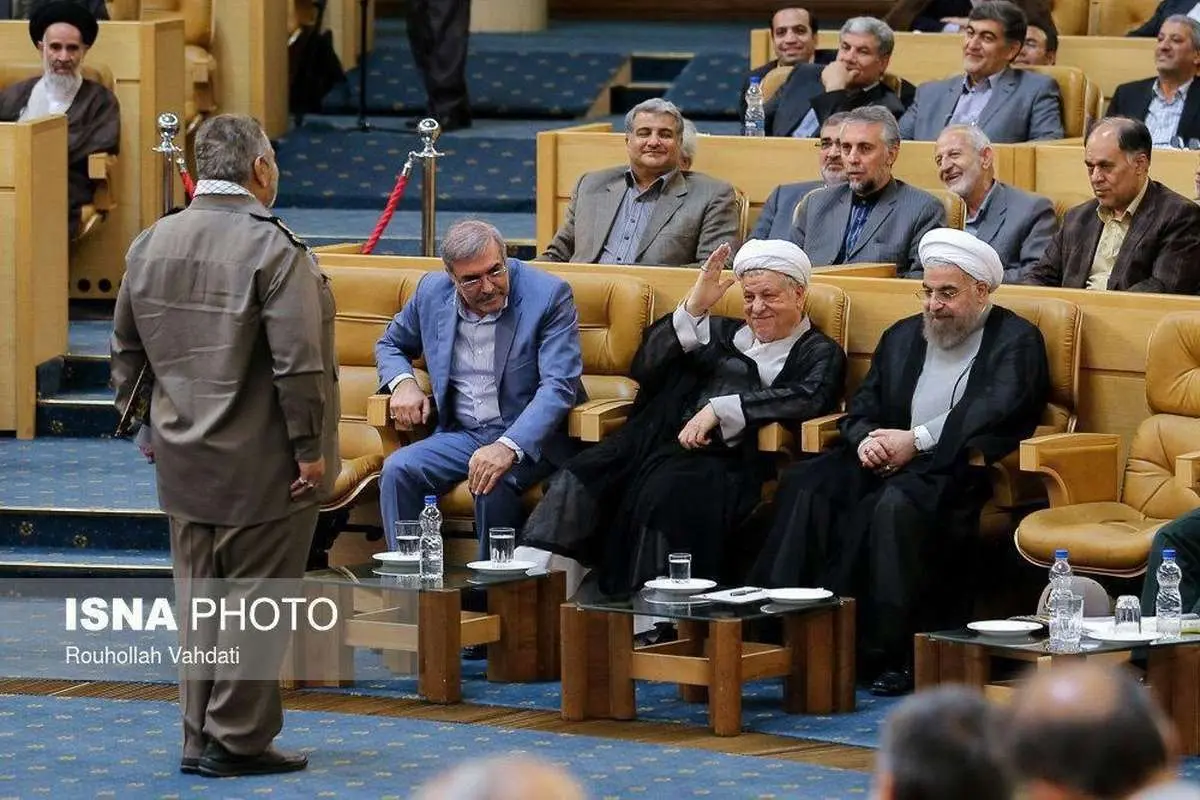 (تصویر) احترام نظامی سرلشگر فیروزآبادی برای هاشمی