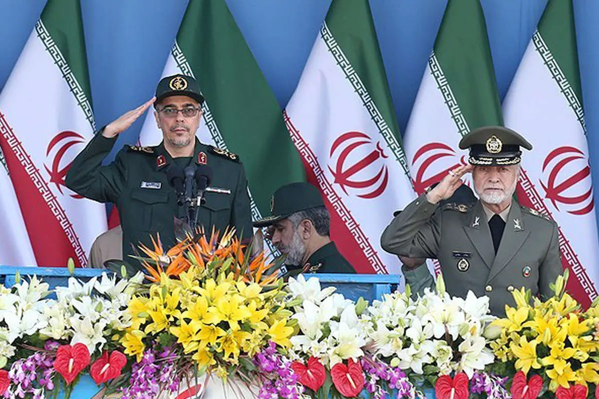 از نمایش S-300 و موشک عماد در تهران تا رژه جنگندهها در خلیج فارس