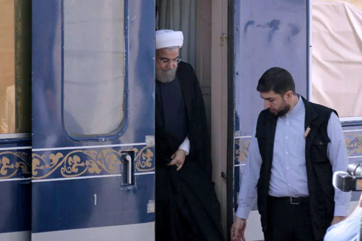 (تصاویر) روحانی با قطار به قزوین رفت