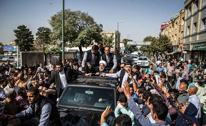 (تصاویر) استقبال از روحانی در قزوین