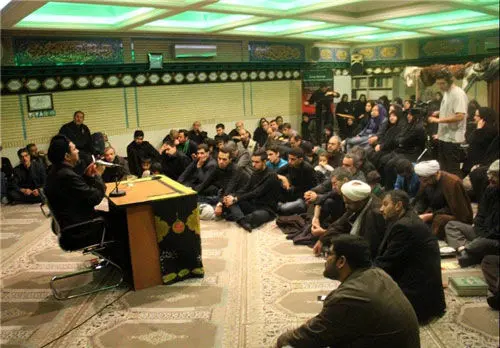 (تصاویر) اینجا انگلیسی نوحه می‌خوانند