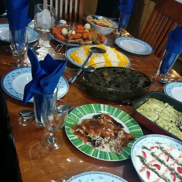 "بریز و بپاش" و "بخور بخور" ایرانی