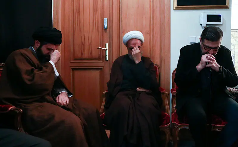 (تصاویر) فرزند مقام معظم رهبری در مراسم عزاداری محرم