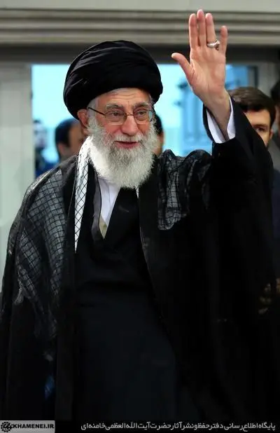 (تصاویر) عزاداری شب تاسوعای با حضور رهبر معظم انقلاب