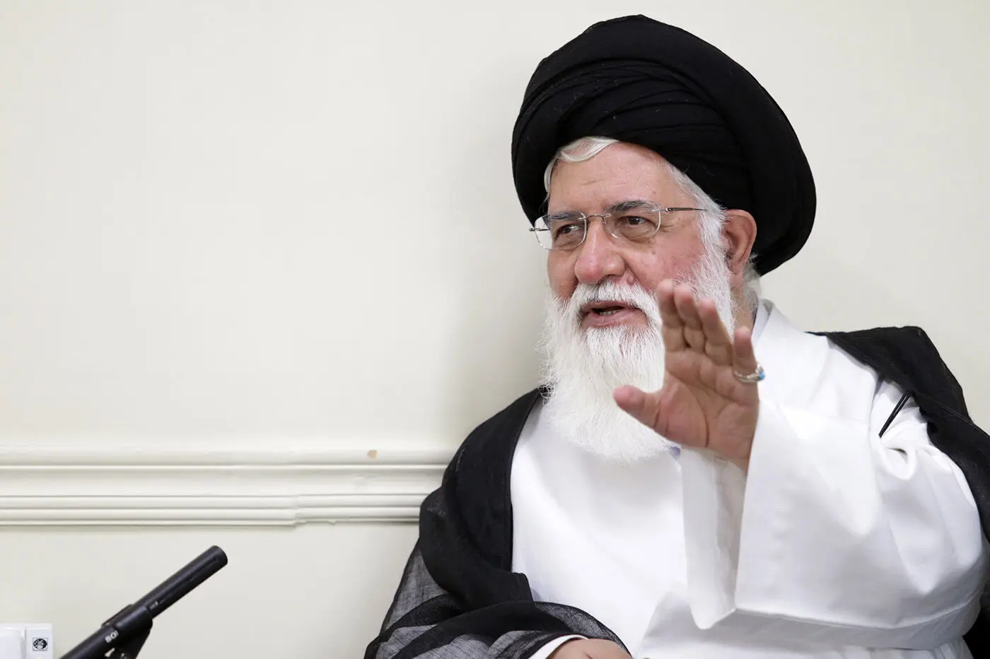 اختلافات دو علم الهدی
