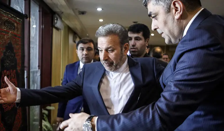 امروز به روایت تصویر// تشییع پیکر کارگردان، هنرمندان در اکران سیانور، گریه در مراسم تشییع و ...