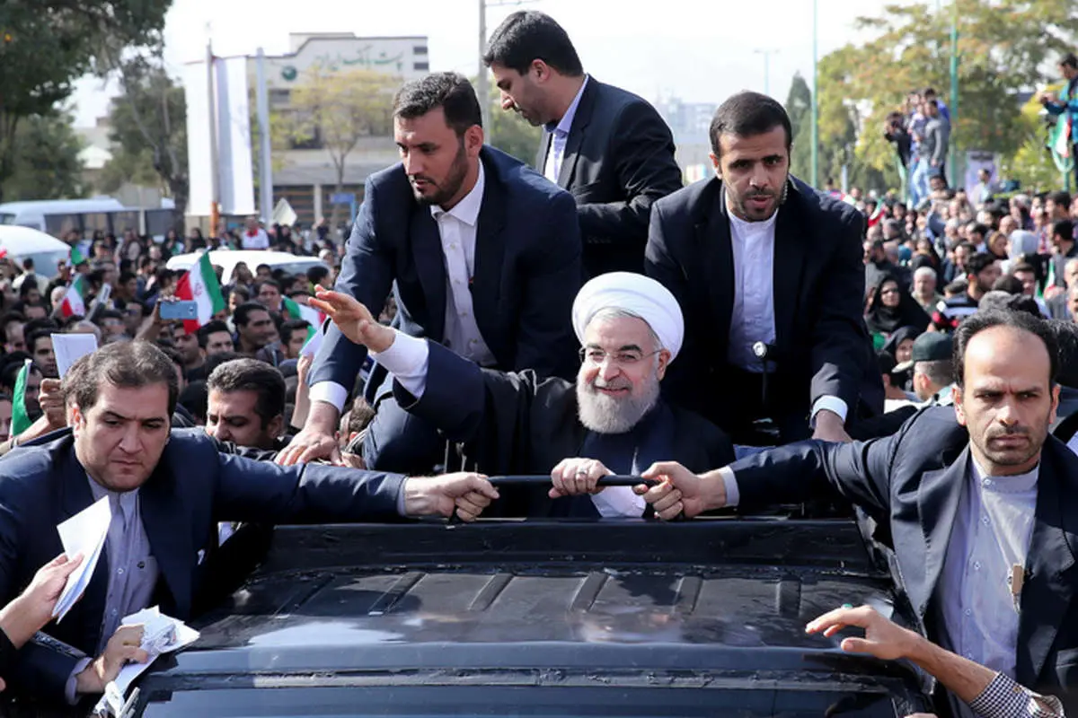 (تصاویر) استقبال از روحانی در اراک
