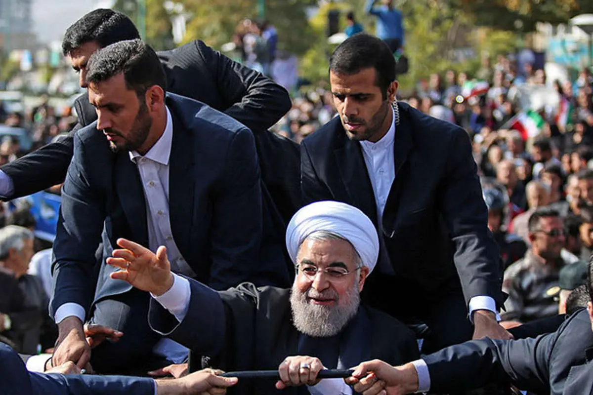 استقبال از روحانی، رفتار خودمانی در مجلس، وداع با شهید، رژه ترسناک، حامیان هیلاری و ...