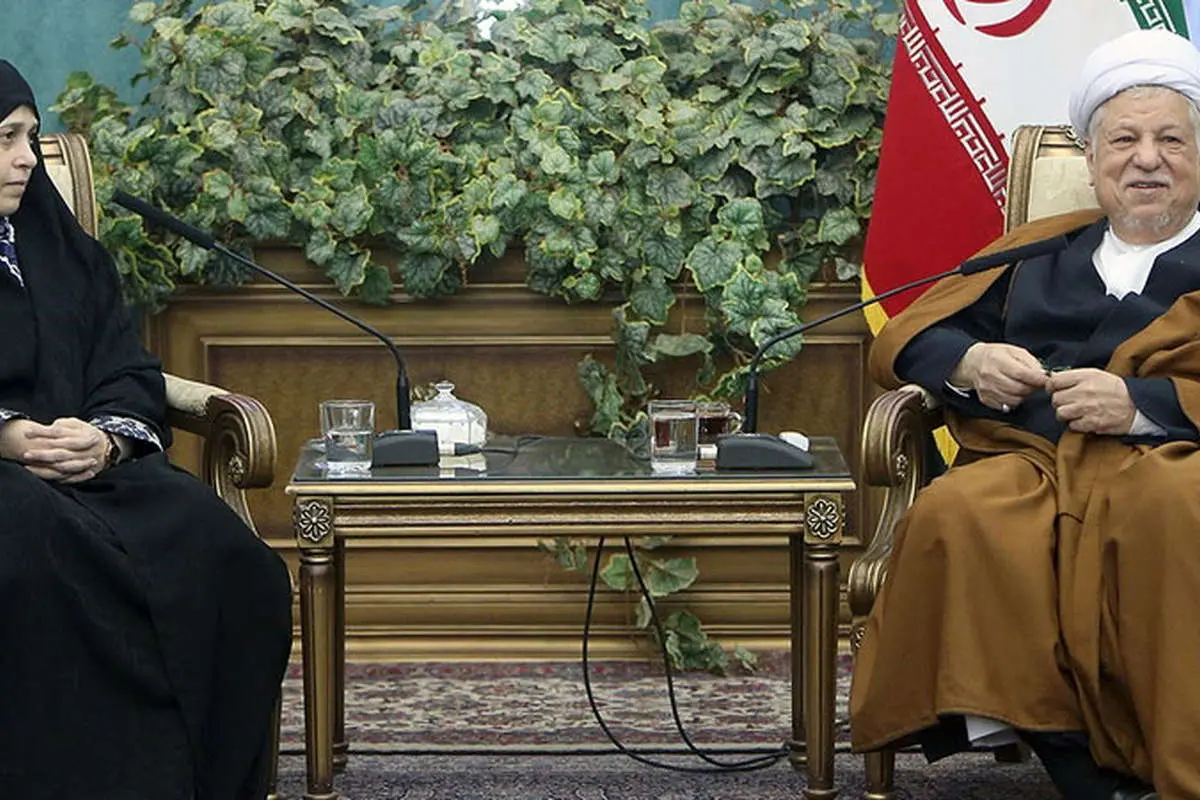امروز به روایت تصویر// تجلیل از جنتی، هنرمندان در اکران خصوصی فیلم، تصادف تریلی با خانه و ...
