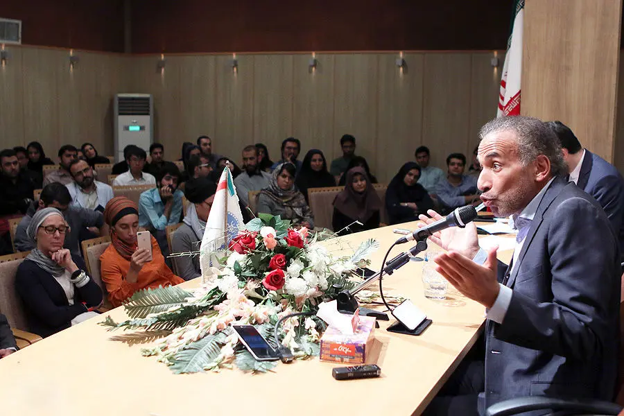 جهان اسلام با پذیرش تنوع قدرتمند می‌شود