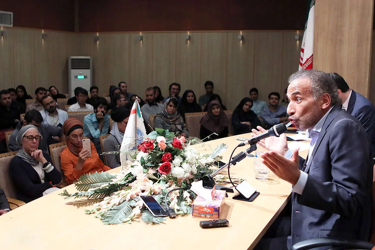 جهان اسلام با پذیرش تنوع قدرتمند میشود