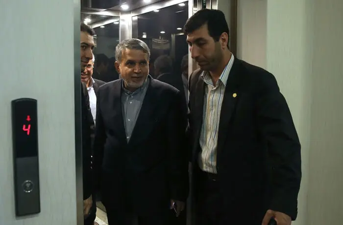 (تصاویر) صالحی امیری در دفتر کار جدید