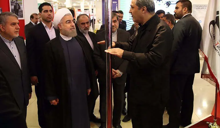 امروز به روایت تصویر// تجمع هواداران پورحیدری، بازدید هنرمندان از پروژه‌های نفتی، فوتبال بانوان و...