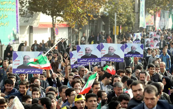 (تصاویر) استقبال از روحانی در کرج