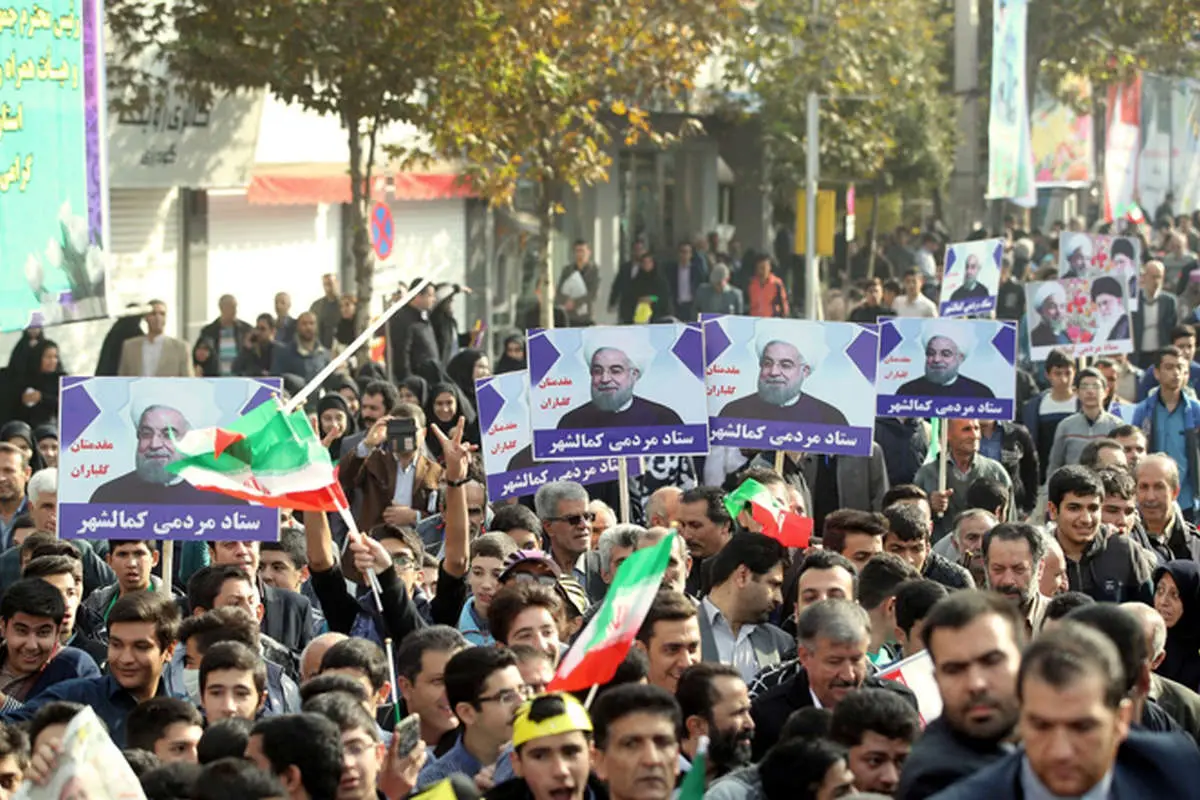 (تصاویر) استقبال از روحانی در کرج
