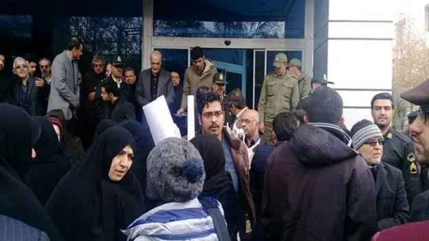 خراسان رضوی را از استبداد نجات دهید!