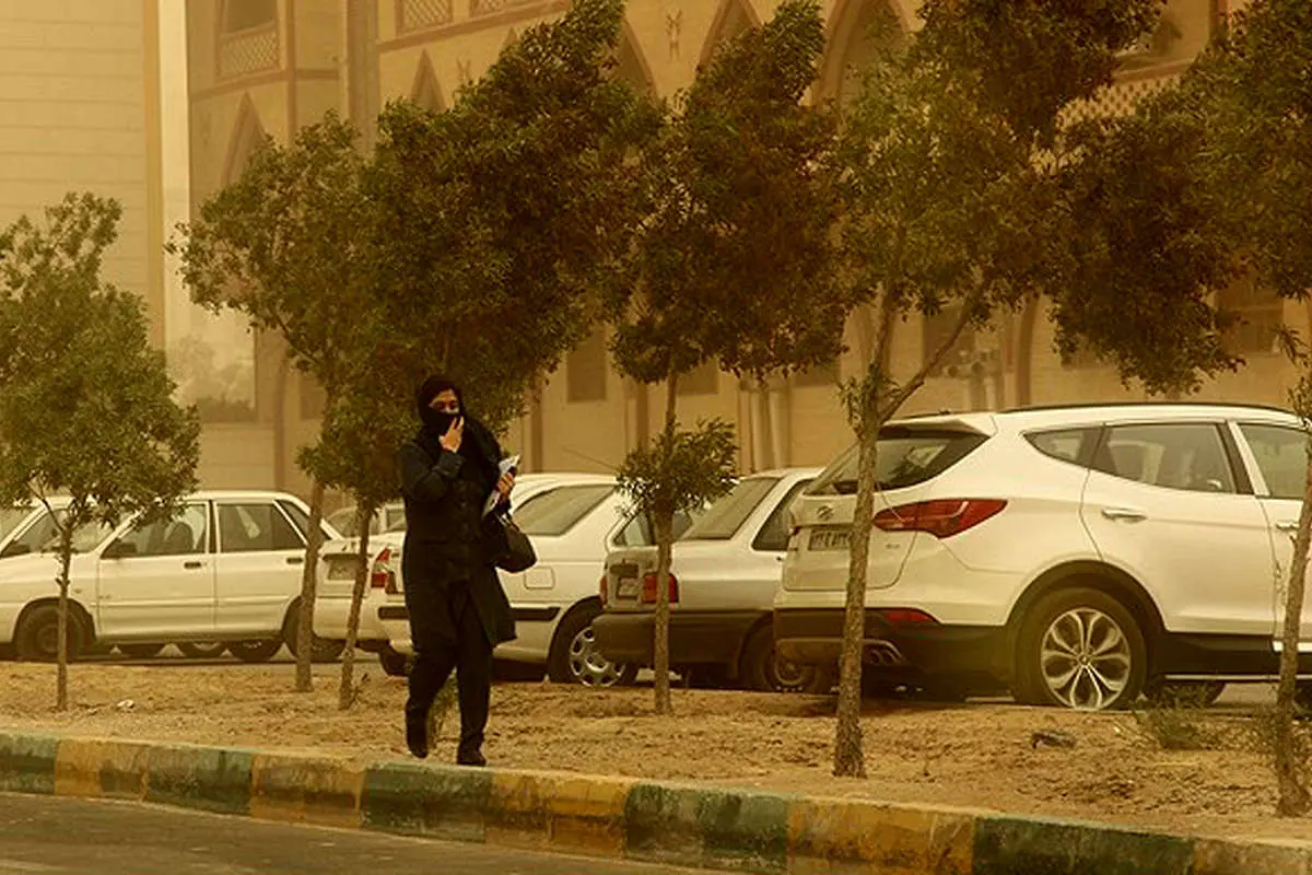 (تصاویر) گرد و غبار بندرعباس را تعطیل کرد