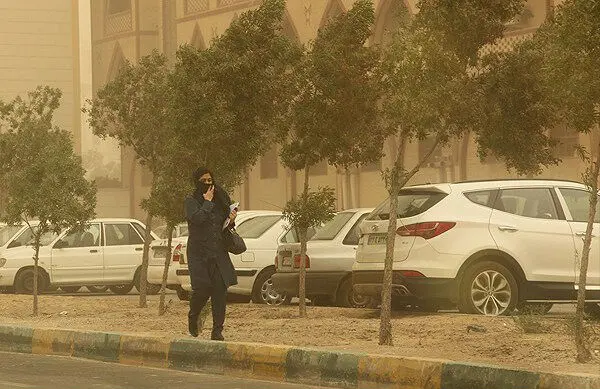(تصاویر) گرد و غبار بندرعباس را تعطیل کرد