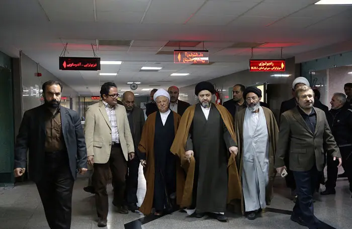 (تصاویر) عیادت هاشمی از موسوی اردبیلی