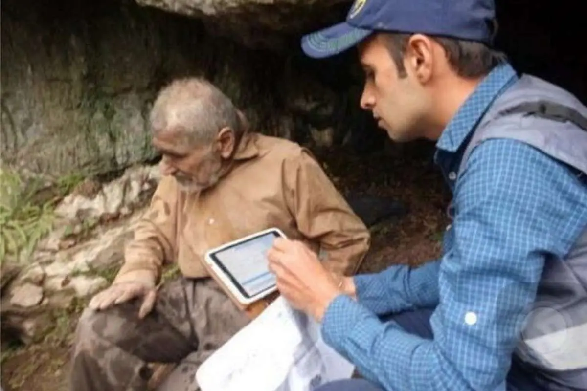 (عکس) غارنشین ۷۵ ساله، سرشماری شد