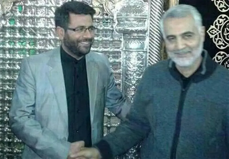 (عکس) خبرنگار تازه شهید شده در کنار سردار سلیمانی