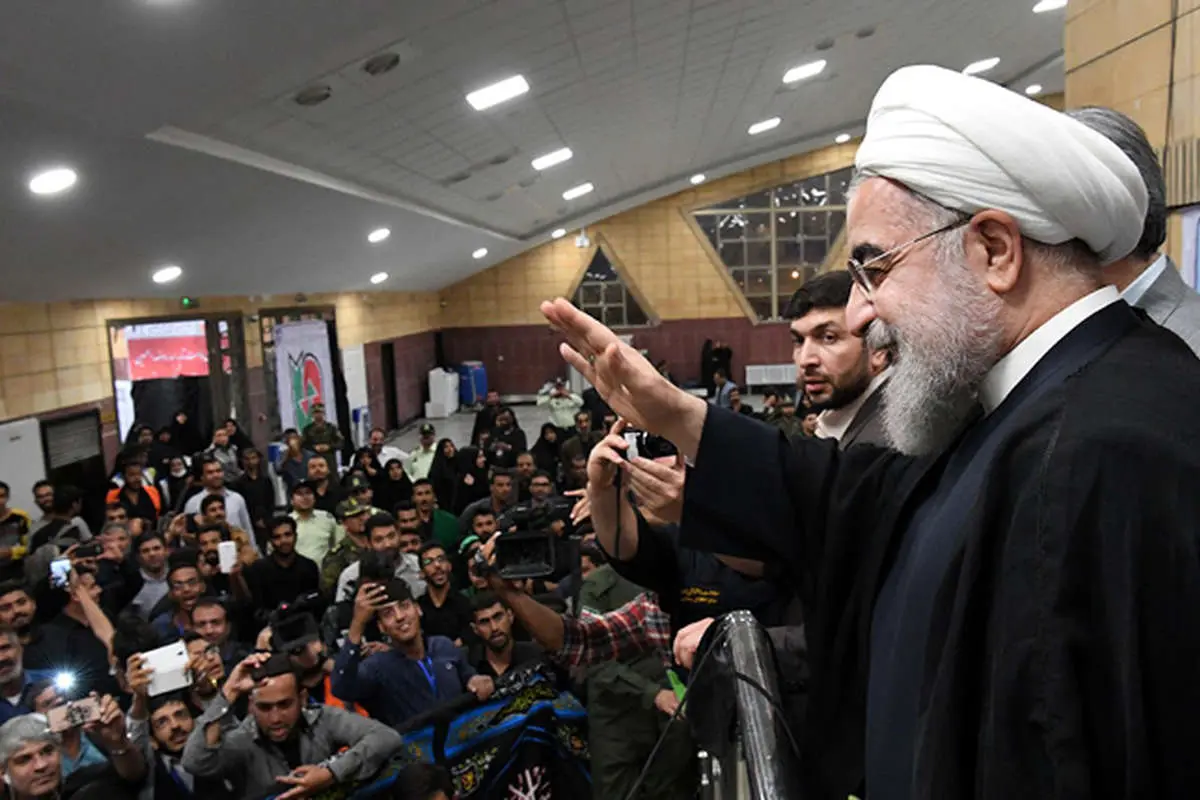 (تصاویر) روحانی زائران اربعین را بدرقه کرد