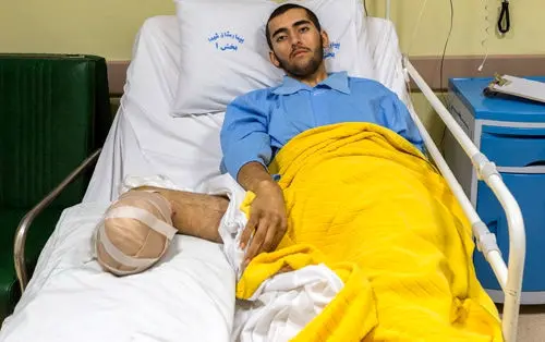 (تصویر) سرباز فداکار که پایش را برای نجات یک سگ از دست داد