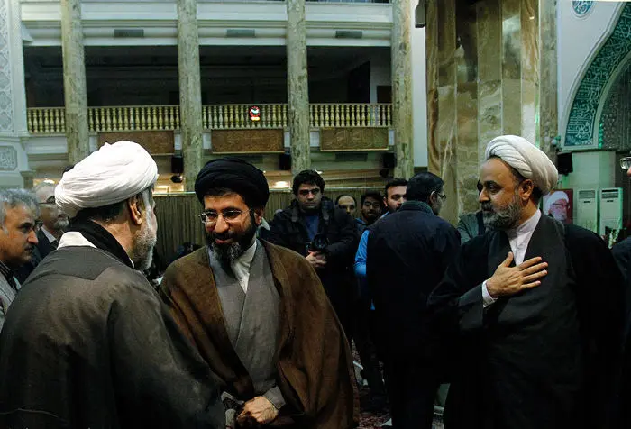 (تصاویر) فرزندان رهبرانقلاب در ختم آیت‌الله واعظ‌زاده