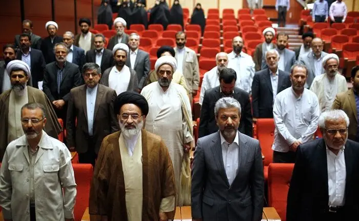 اصولگرایان گیج می زنند!