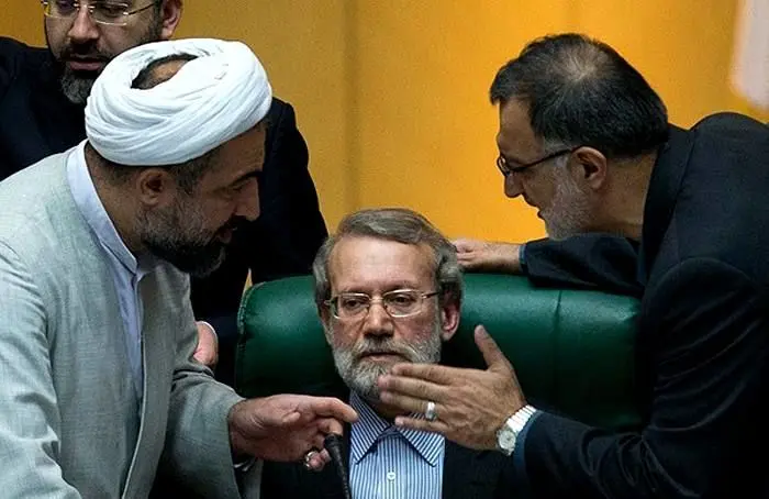 پشت پرده یک سکوت!