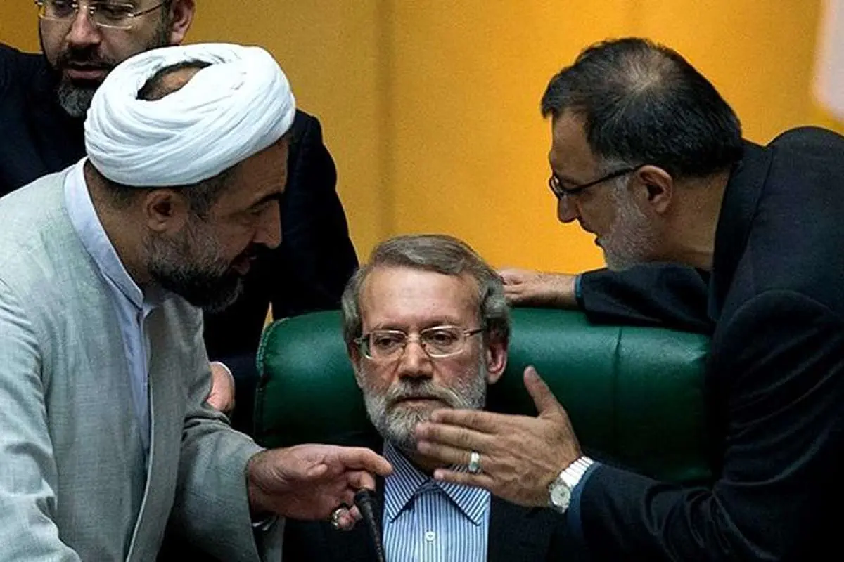 پشت پرده یک سکوت!