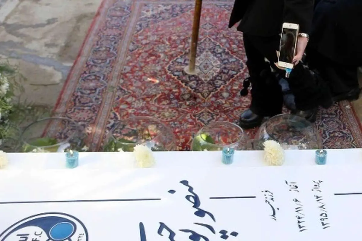 (عکس) دختر پورحیدری از راه دور در مراسم پدرش شرکت کرد