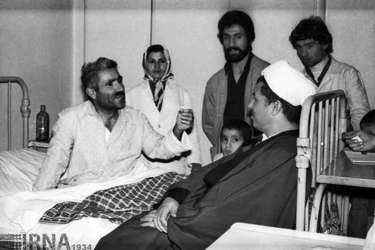(تصاویر) هاشمی در اوایل انقلاب