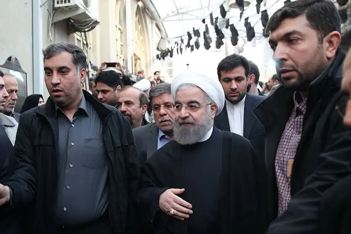 (تصاویر) وداع روحانی با پیکر هاشمی