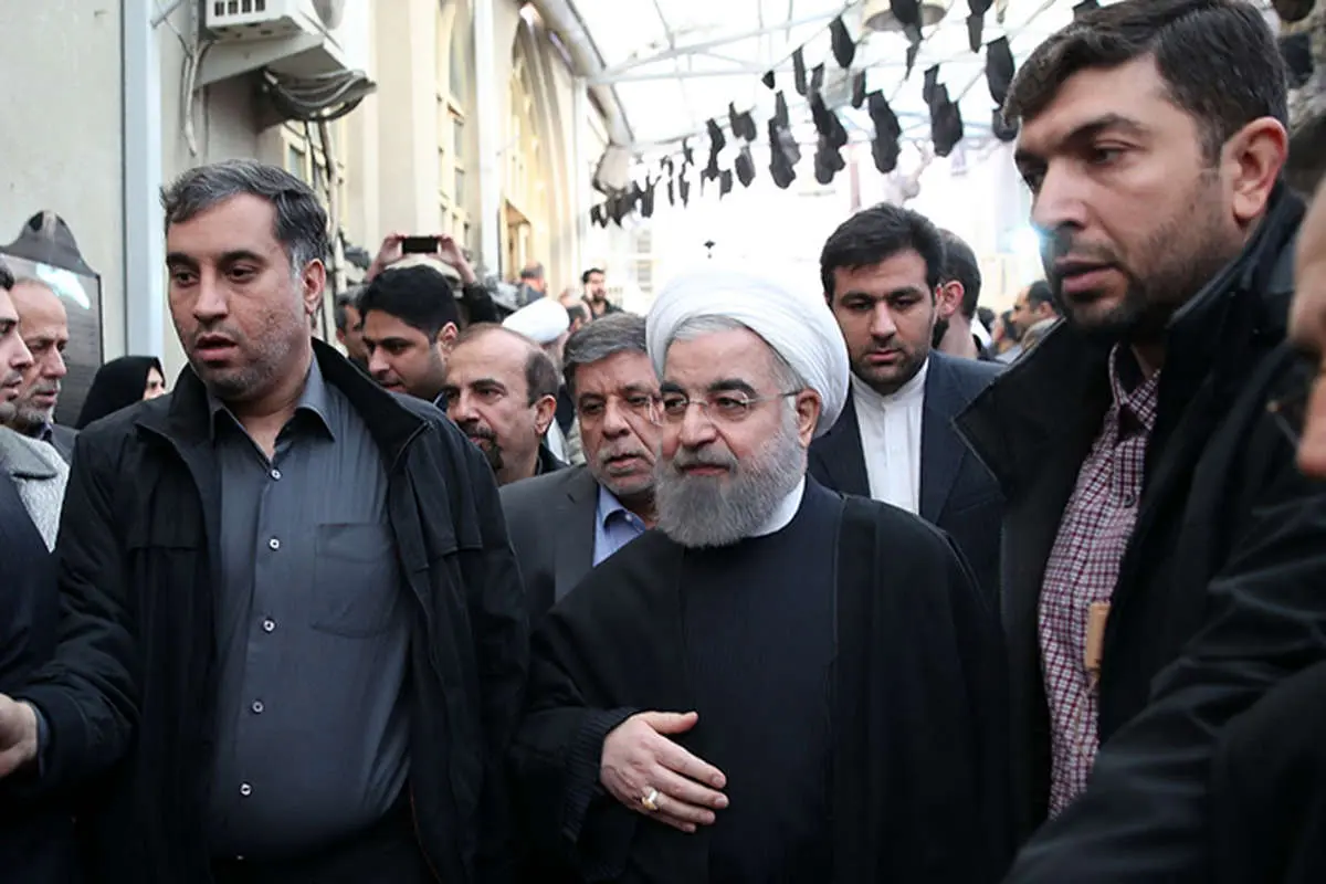 (تصاویر) وداع روحانی با پیکر هاشمی