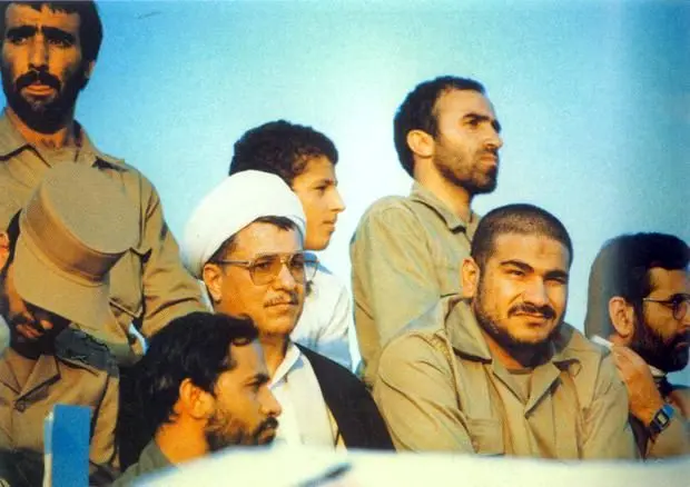 ماجرای عکس آیت الله هاشمی با عینک شمخانی