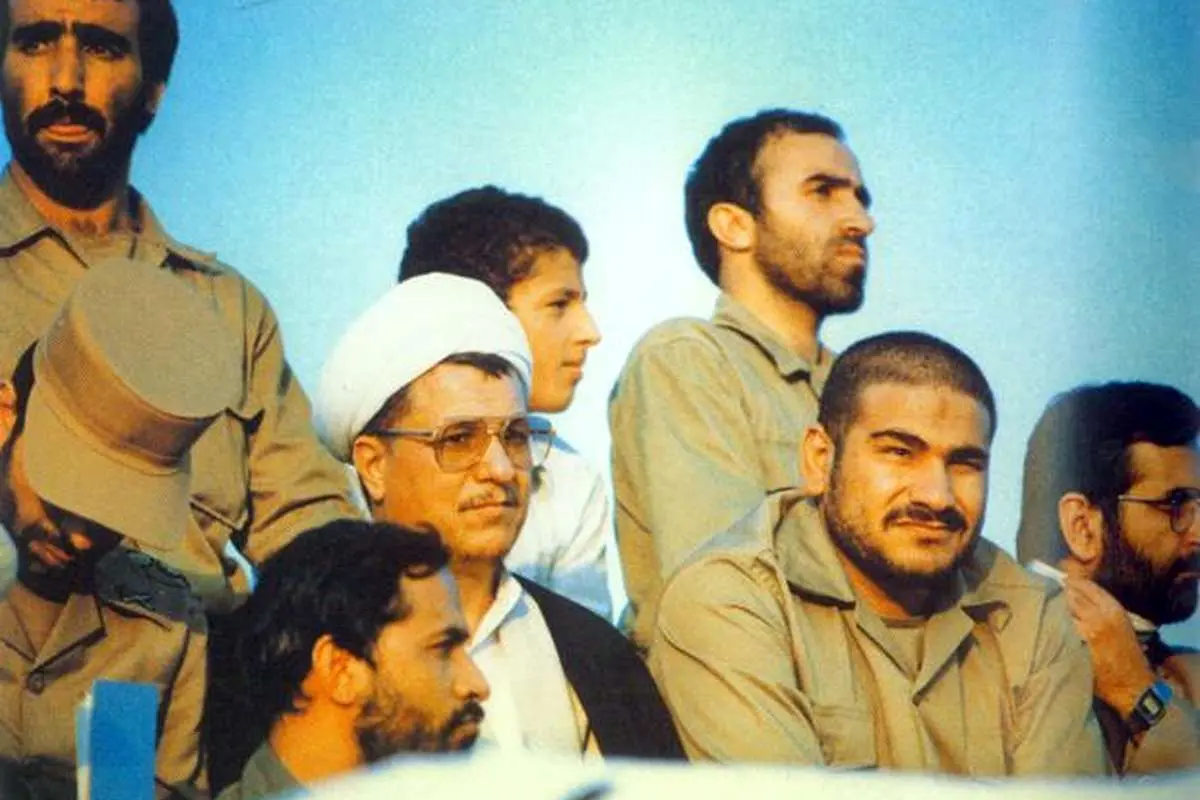 ماجرای عکس آیت الله هاشمی با عینک شمخانی