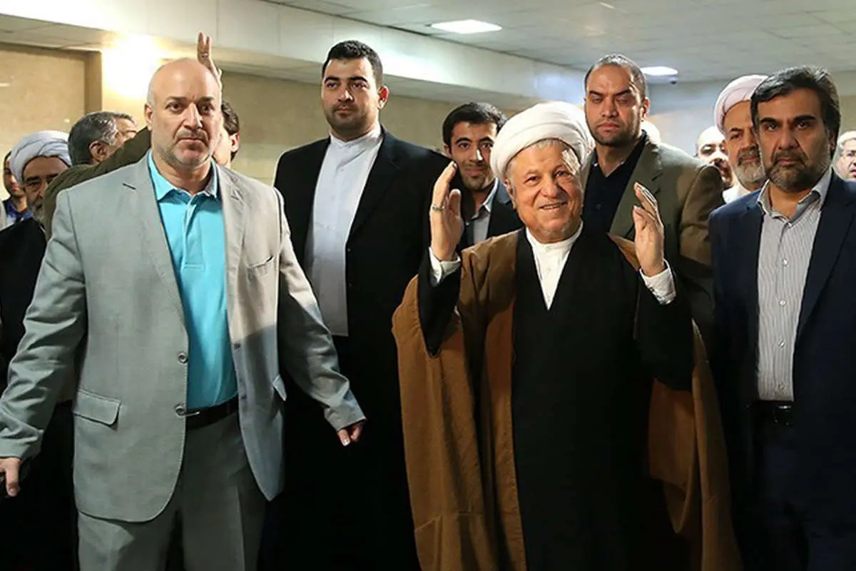 سایه سنگین آیت الله بر انتخابات