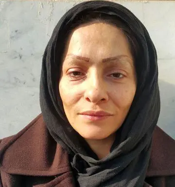 (عکس) این زن از مسافران مترو جیب‌بری کرده است