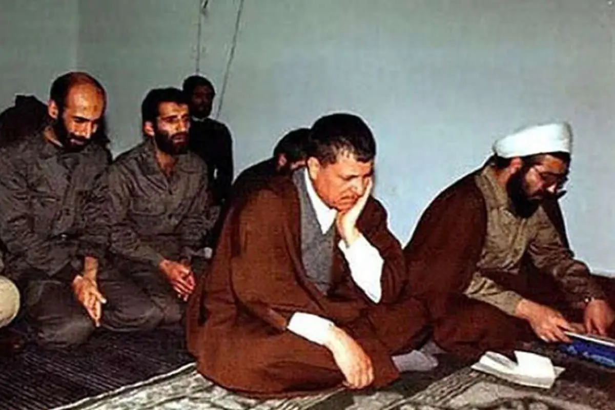 عکسی متفاوت از آیتالله هاشمی و روحانی