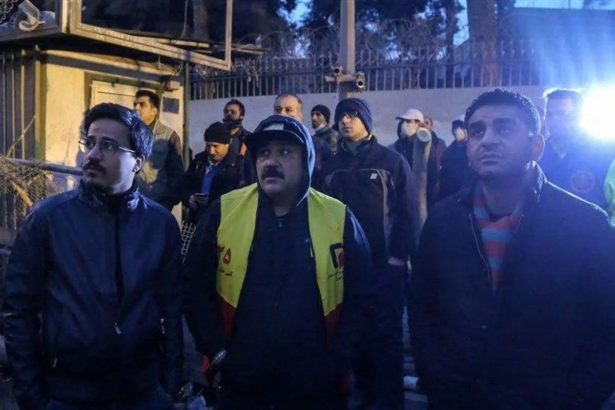 (عکس) دو بازیگر در محل حادثه پلاسکو