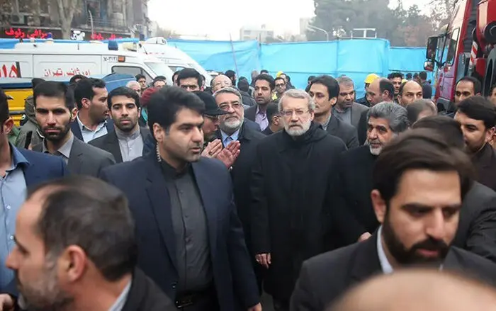 (تصاویر) لاریجانی در محل حادثه پلاسکو