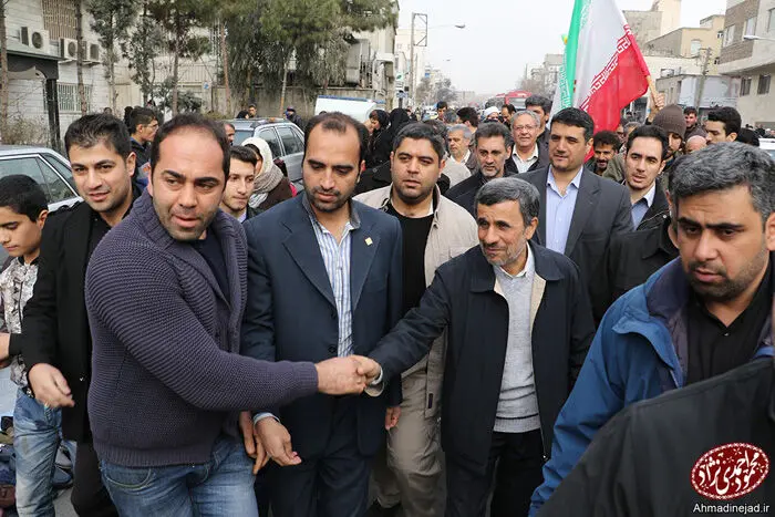 (تصاویر) احمدی‌نژاد در راهپیمایی 22 بهمن