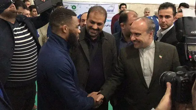 (تصویر) قدردانی جردن باروز از وزیر ورزش