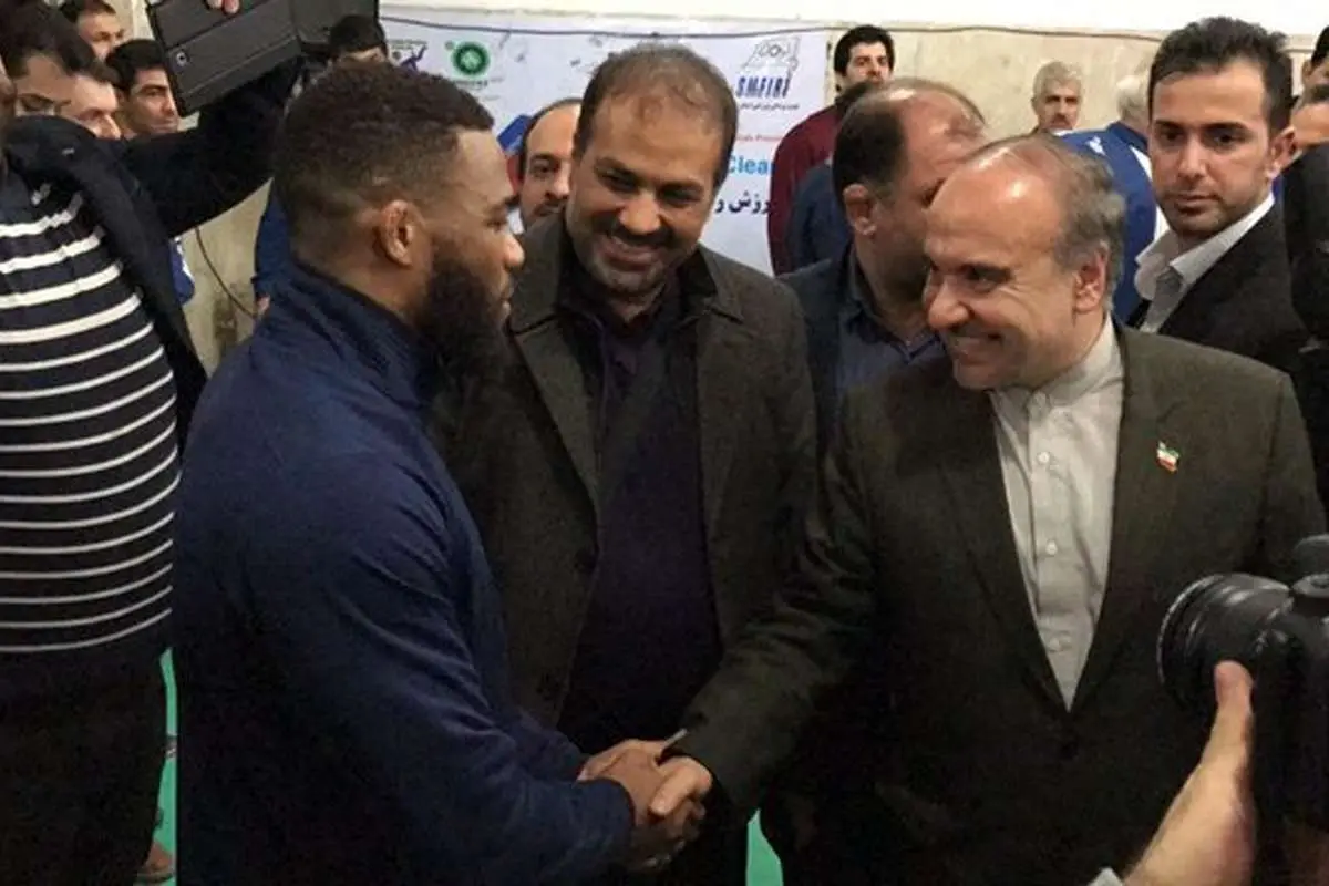 (تصویر) قدردانی جردن باروز از وزیر ورزش