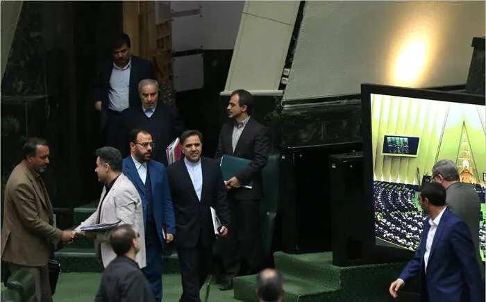 (تصاویر) جلسه استیضاح عباس آخوندی