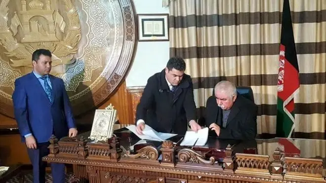 "ژنرال دوستم" در محاصره ارتش
